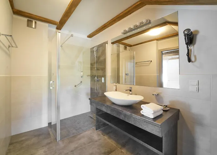 Palac Lomnica Karkonosze - Schloss Lomnitz Riesengebirge Wojanow